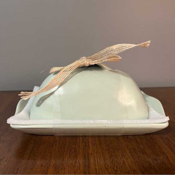 Isola Cucina Sage Green Butter Dish - Picture 4 of 11